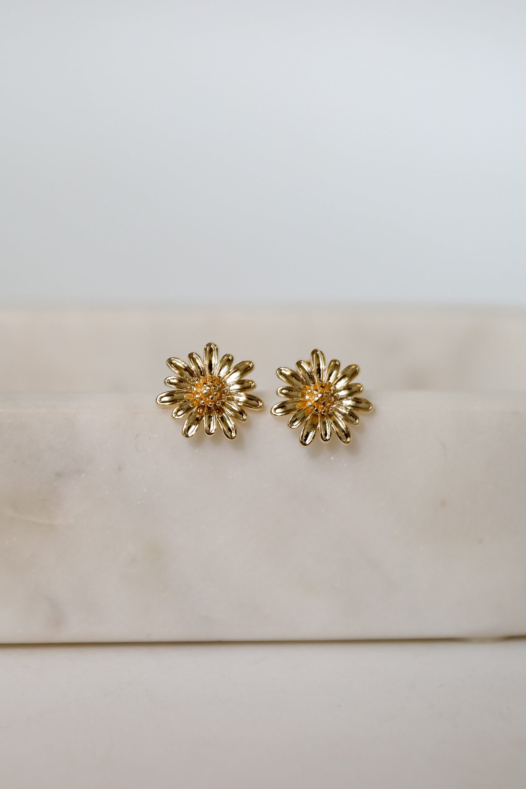 shopdressup_gold_flower_stud_earrings-3.jpg